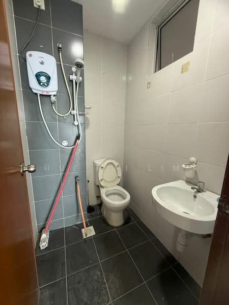 Servis Apartment untuk Dijual di Ascotte Boulevard - Hui Hui Lim - Bathroom - PropertyGuru.com.my