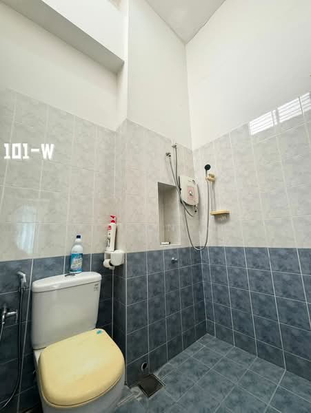 Rumah Berkembar untuk Dijual di Taman Aman Perdana (Kapar) - Wilson Ng - Bathroom - PropertyGuru.com.my