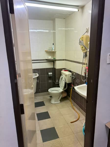 Rumah Teres 2.5 Tingkat untuk Disewa di Taman Tanjung Indah (Butterworth) - Boon Haw Ooi - Bathroom - PropertyGuru.com.my