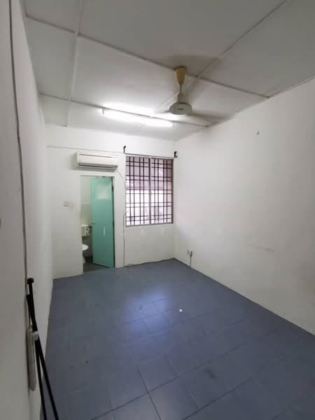 Rumah Teres 2 Tingkat untuk Dijual di Mahkota Cheras (Cheras) - Ricky Ng - Bathroom - PropertyGuru.com.my