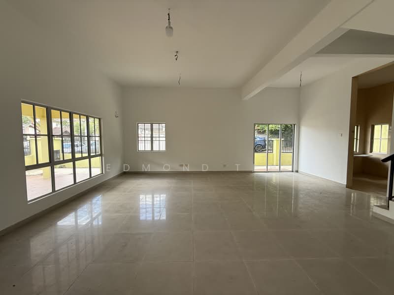 Rumah Berkembar untuk Dijual di Taman Minang Ria (Cheras) - Edmond Teh - Living Room - PropertyGuru.com.my