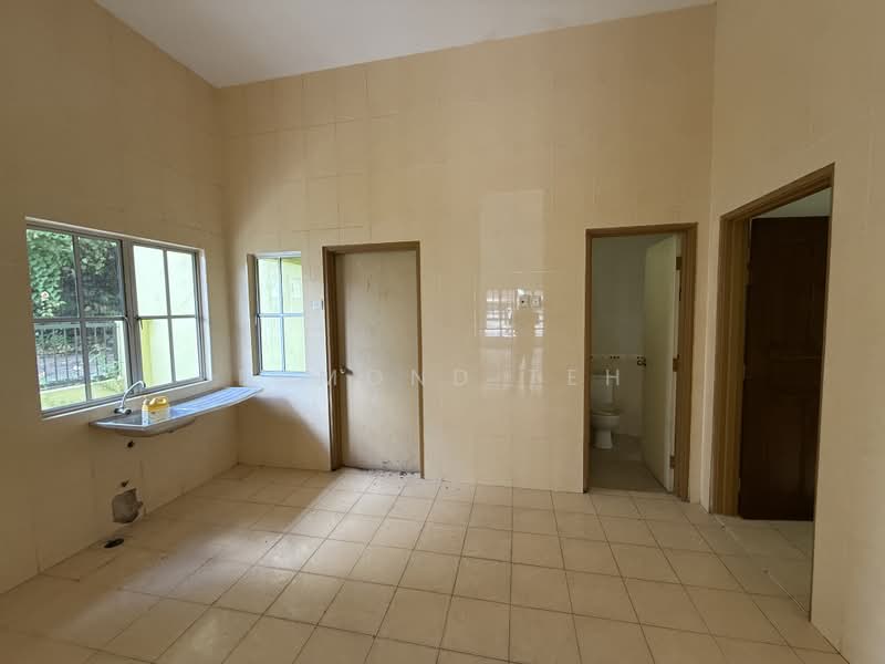 Rumah Berkembar untuk Dijual di Taman Minang Ria (Cheras) - Edmond Teh - Bathroom - PropertyGuru.com.my