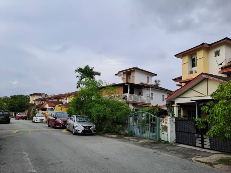 Rumah Teres 2.5 Tingkat untuk Dijual di Taman Amanputra (Puchong) - Harry Lee - Exterior - PropertyGuru.com.my