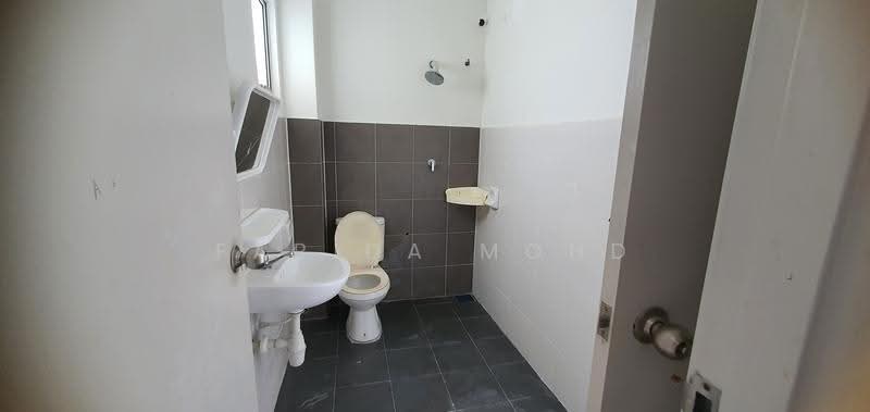 Semi-Detached House for Sale in Shah Alam (Selangor) - Farida Mohd - PropertyGuru.com.my
