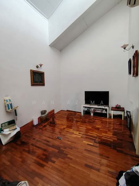 2-storey Terraced House for Sale in Subang Bestari (Shah Alam) - Wan Azima - Living Room - PropertyGuru.com.my
