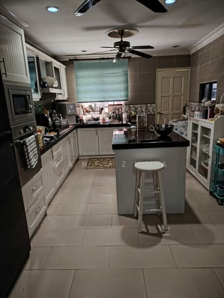 2-storey Terraced House for Sale in Subang Bestari (Shah Alam) - Wan Azima - Kitchen - PropertyGuru.com.my