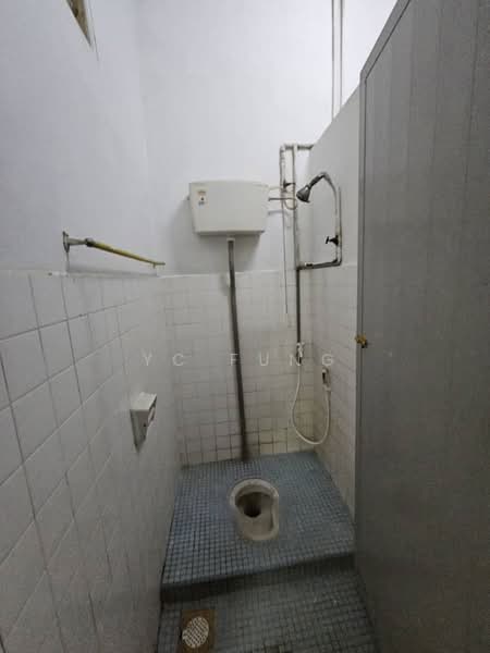 Rumah Teres 1 Tingkat untuk Disewa di Taman Ungku Tun Aminah (Skudai) - YC Fung - Bathroom - PropertyGuru.com.my