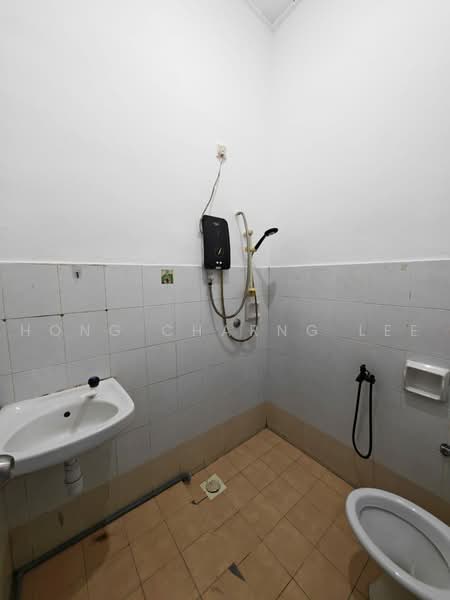Rumah Teres 1 Tingkat untuk Disewa di Ulu Tiram (Johor) - Hong Charng Lee - Bathroom - PropertyGuru.com.my