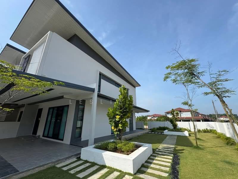 2-storey Terraced House for Sale in Muara Tuang (Samarahan) - Leslie Loi - Exterior - PropertyGuru.com.my