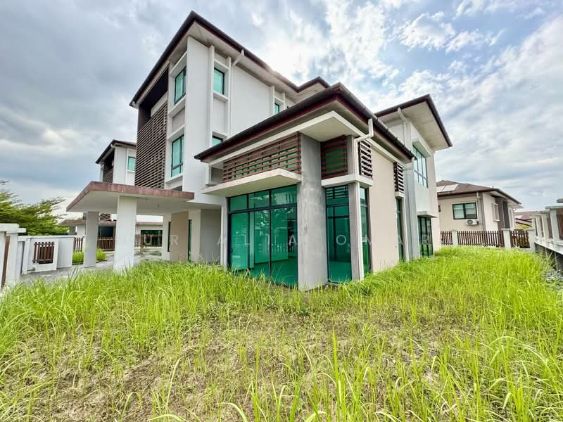 Bungalow House untuk Dijual di Subang Bestari (Shah Alam) - Nur Alia Omar - Exterior - PropertyGuru.com.my