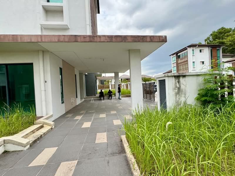 Bungalow House untuk Dijual di Subang Bestari (Shah Alam) - Nur Alia Omar - Exterior - PropertyGuru.com.my