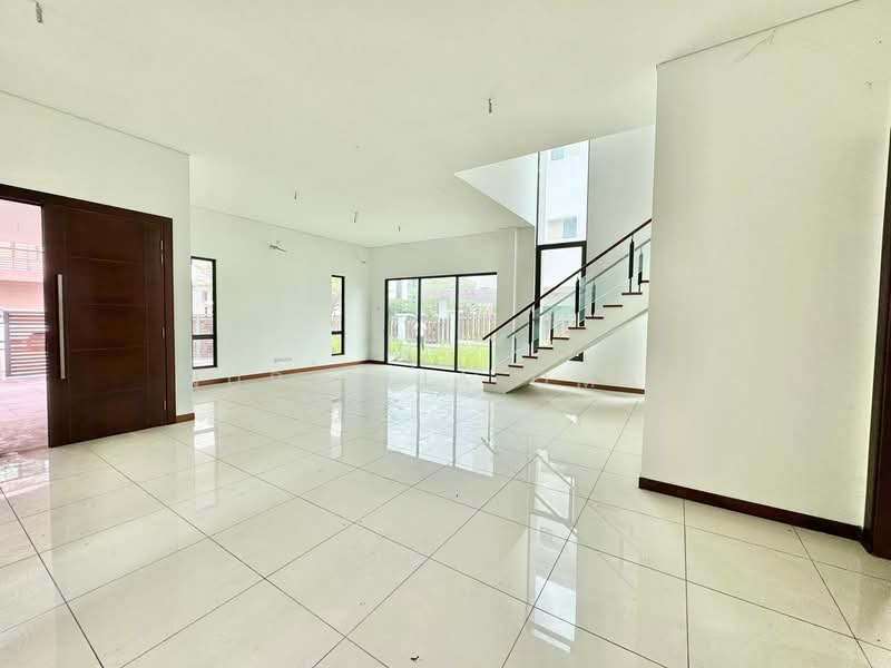 Bungalow House untuk Dijual di Subang Bestari (Shah Alam) - Nur Alia Omar - Living Room - PropertyGuru.com.my