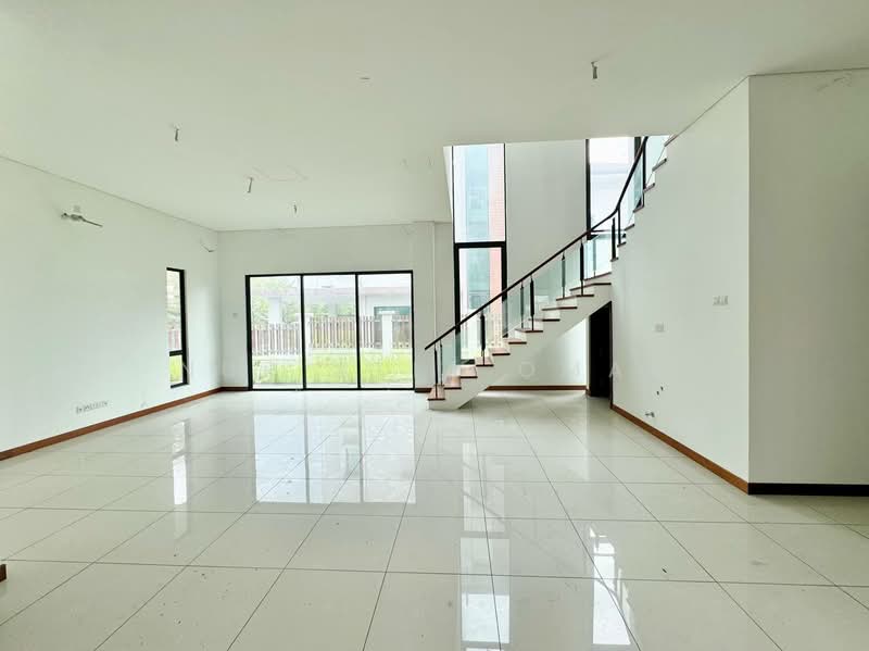 Bungalow House untuk Dijual di Subang Bestari (Shah Alam) - Nur Alia Omar - Living Room - PropertyGuru.com.my