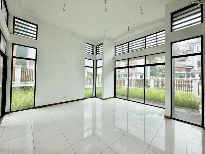 Bungalow House untuk Dijual di Subang Bestari (Shah Alam) - Nur Alia Omar - Living Room - PropertyGuru.com.my