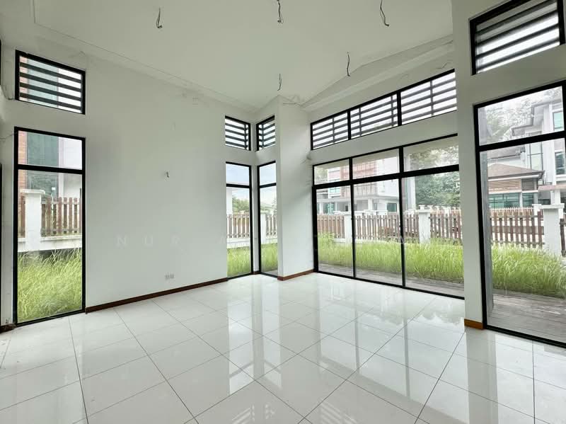 Bungalow House untuk Dijual di Subang Bestari (Shah Alam) - Nur Alia Omar - Living Room - PropertyGuru.com.my