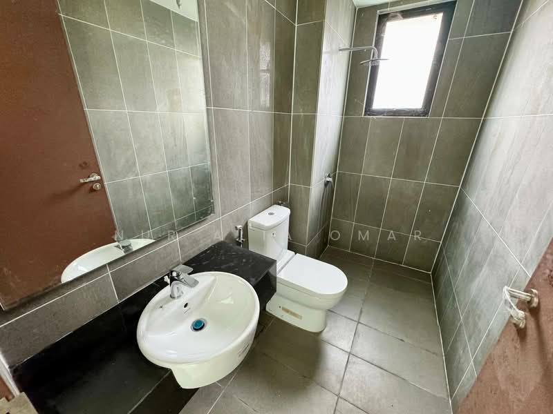 Bungalow House untuk Dijual di Subang Bestari (Shah Alam) - Nur Alia Omar - Bathroom - PropertyGuru.com.my