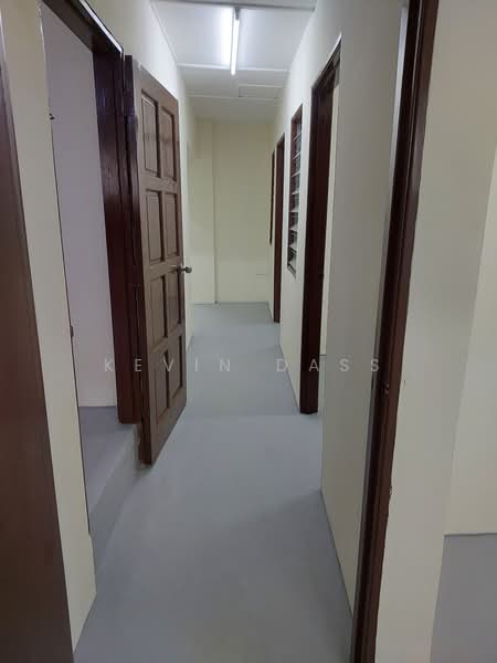 1-storey Terraced House for Rent in Seksyen 8 (Petaling Jaya) - Kevin Dass - Corridor - PropertyGuru.com.my