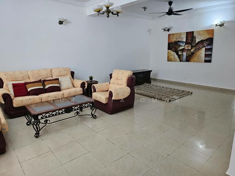 Rumah Teres 2-Tingkat untuk Dijual di Bukit Jelutong (Shah Alam) - Nur Alia Omar - Living Room - PropertyGuru.com.my