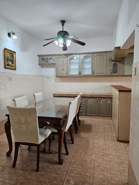Rumah Teres 2-Tingkat untuk Dijual di Bukit Jelutong (Shah Alam) - Nur Alia Omar - Dining Room - PropertyGuru.com.my