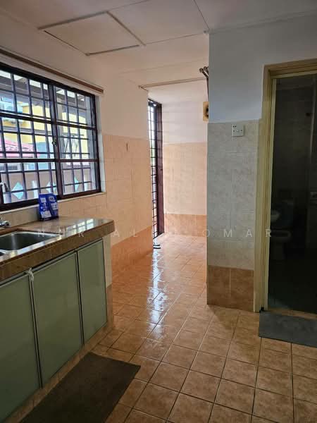 Rumah Teres 2-Tingkat untuk Dijual di Bukit Jelutong (Shah Alam) - Nur Alia Omar - Kitchen - PropertyGuru.com.my
