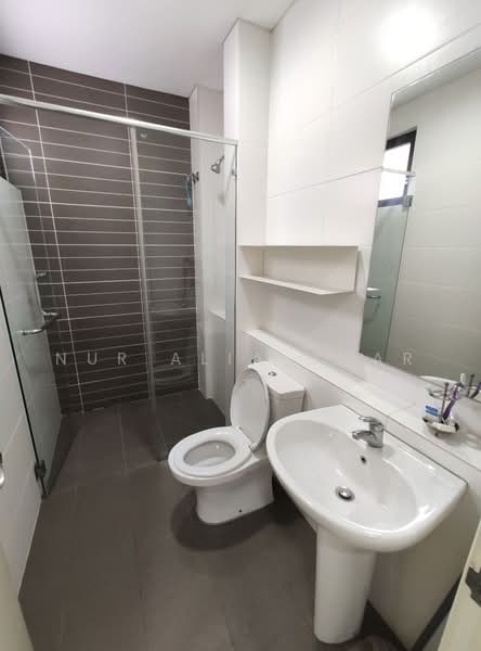 2-storey Terraced House for Sale in Temasya Glenmarie (Glenmarie) - Nur Alia Omar - Bathroom - PropertyGuru.com.my
