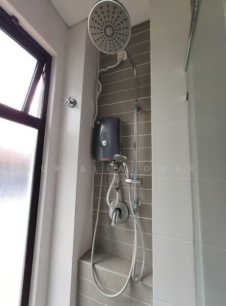 2-storey Terraced House for Sale in Temasya Glenmarie (Glenmarie) - Nur Alia Omar - Bathroom - PropertyGuru.com.my