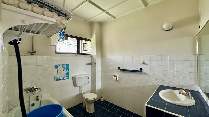 Rumah Banglo untuk Dijual di Bangsar (Kuala Lumpur) - Wooi Tatt - Bathroom - PropertyGuru.com.my