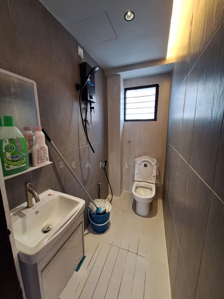 Rumah Teres 2 Tingkat untuk Disewa di Bandar Baru Sri Petaling (Sri Petaling) - Sean Loo - Bathroom - PropertyGuru.com.my