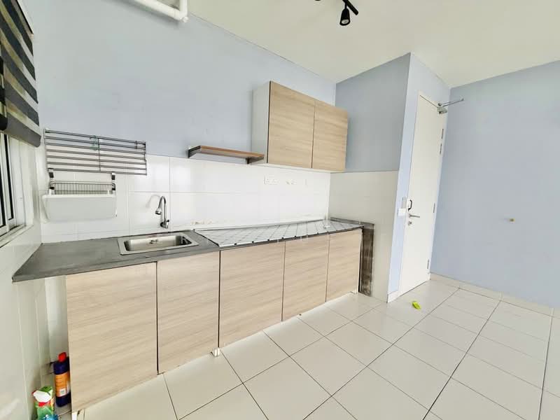 Pangsapuri untuk Disewa di D'Cerrum Apartment - Erin Yusof - Kitchen - PropertyGuru.com.my