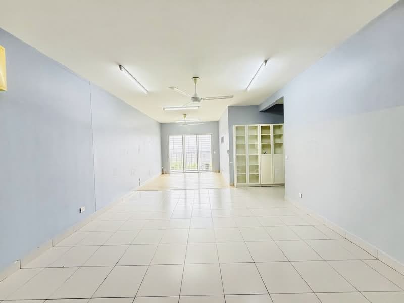Pangsapuri untuk Disewa di D'Cerrum Apartment - Erin Yusof - Living Room - PropertyGuru.com.my