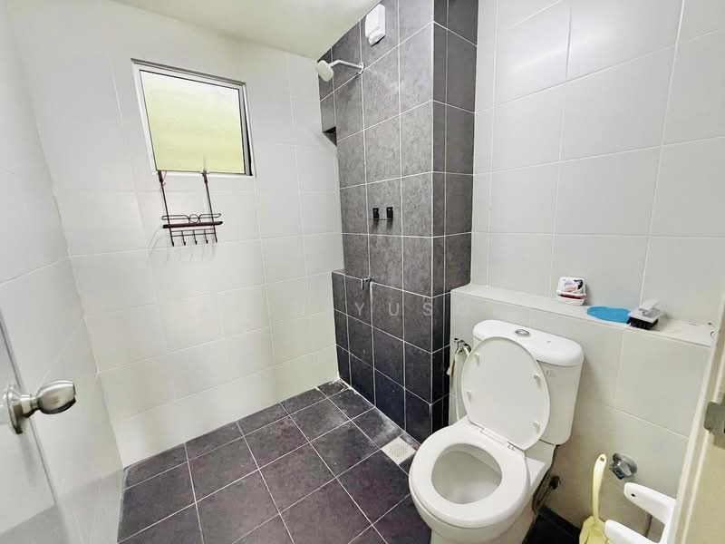 Pangsapuri untuk Disewa di D'Cerrum Apartment - Erin Yusof - Bathroom - PropertyGuru.com.my