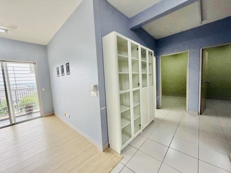 Pangsapuri untuk Disewa di D'Cerrum Apartment - Erin Yusof - Living Room - PropertyGuru.com.my