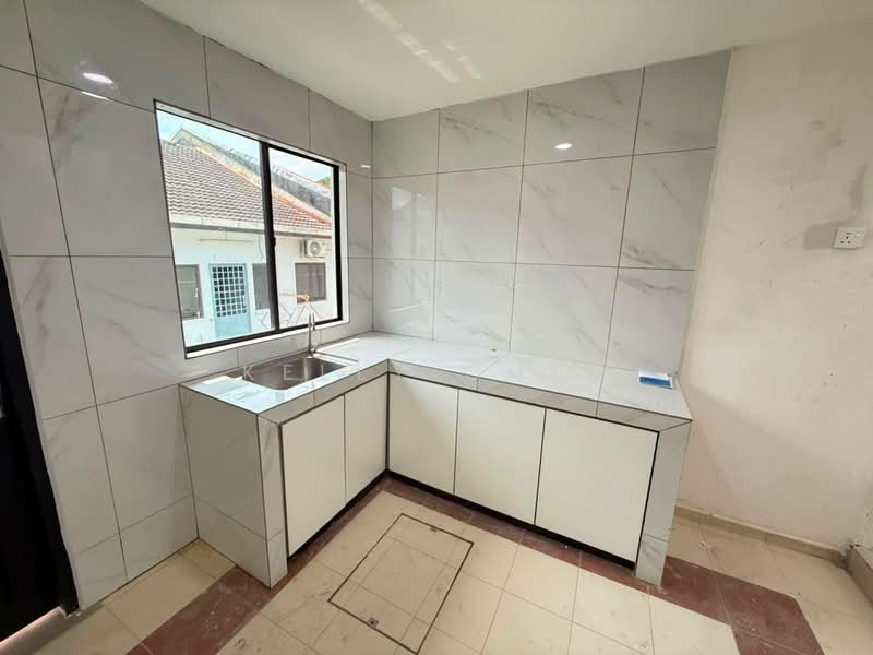 Rumah Teres 1 Tingkat untuk Dijual di Bukit Indah (Iskandar Puteri (Nusajaya)) - Kelly Chen - Kitchen - PropertyGuru.com.my