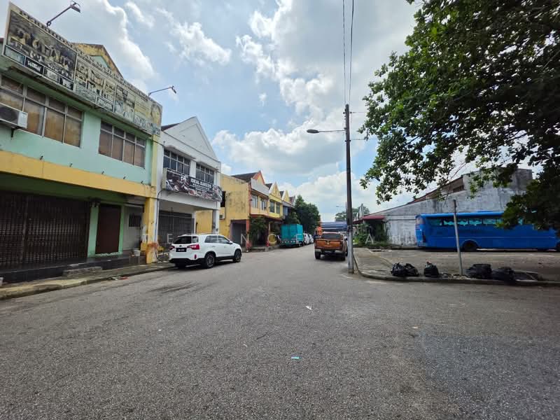 Shop / Office for Rent in Taman Puteri Wangsa (Ulu Tiram) - Terence Tan - Exterior - PropertyGuru.com.my