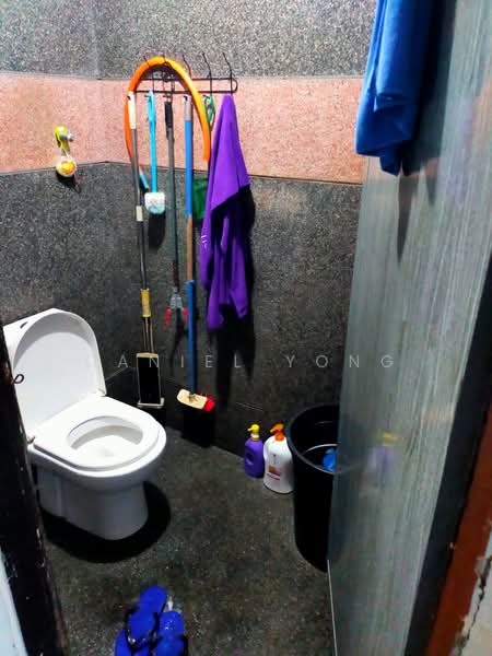 Rumah Teres 2 Tingkat untuk Dijual di Permas Jaya (Johor) - Daniel Yong - Bathroom - PropertyGuru.com.my