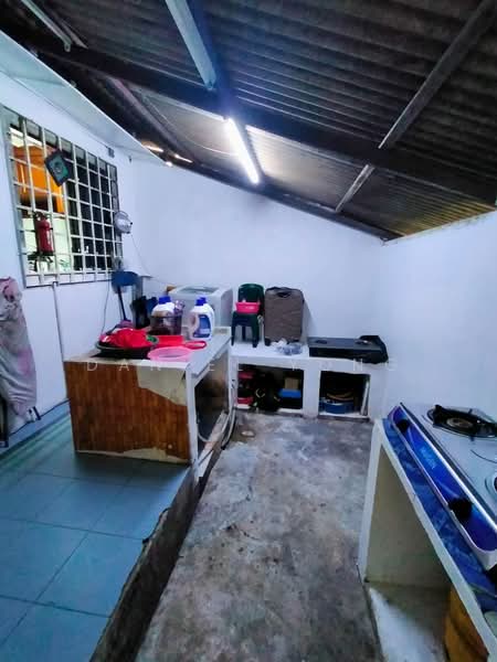 Rumah Teres 2 Tingkat untuk Dijual di Permas Jaya (Johor) - Daniel Yong - Kitchen - PropertyGuru.com.my