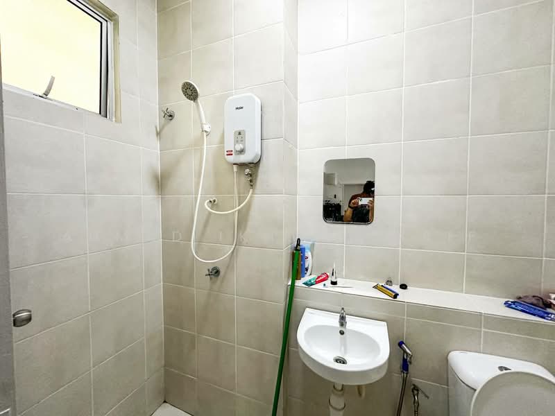Kondominium untuk Dijual di Residensi Adelia 3 - Ahmad Ikhwan Arif - Bathroom - PropertyGuru.com.my