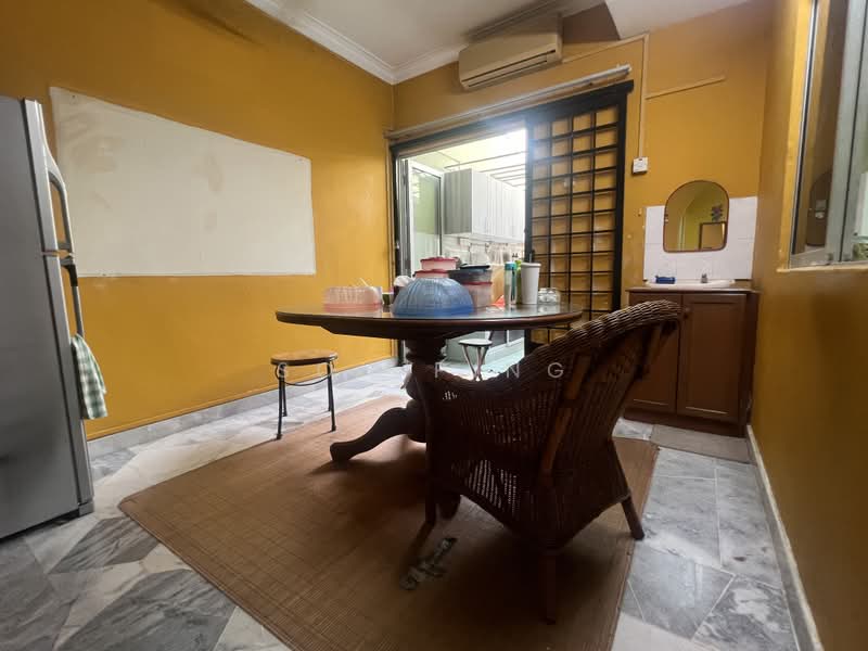 2-storey Terraced House for Sale in Usj 9 (Subang Jaya) - Soh Ping - Kitchen - PropertyGuru.com.my