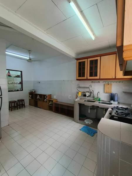 1.5-storey Terraced House for Sale in Bandar Seri Alam (Masai) - Zack Chow - Kitchen - PropertyGuru.com.my
