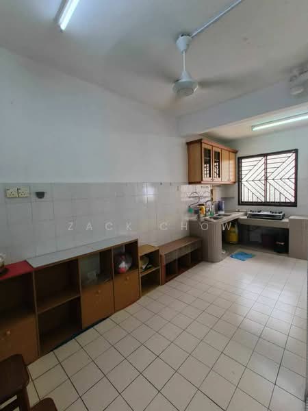 1.5-storey Terraced House for Sale in Bandar Seri Alam (Masai) - Zack Chow - Kitchen - PropertyGuru.com.my