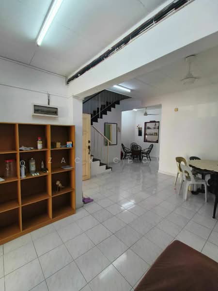 1.5-storey Terraced House for Sale in Bandar Seri Alam (Masai) - Zack Chow - Living Room - PropertyGuru.com.my