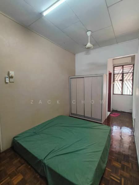 1.5-storey Terraced House for Sale in Bandar Seri Alam (Masai) - Zack Chow - Bedroom - PropertyGuru.com.my