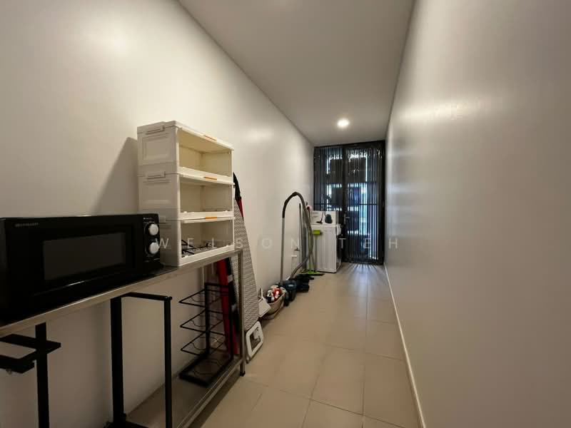 Kondominium untuk Disewa di Shorefront Residences - Welson Teh - Corridor - PropertyGuru.com.my