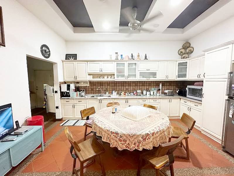 Rumah Banglo untuk Dijual di Seksyen 8 (Kota Damansara) - Vincent Liaw - Kitchen - PropertyGuru.com.my