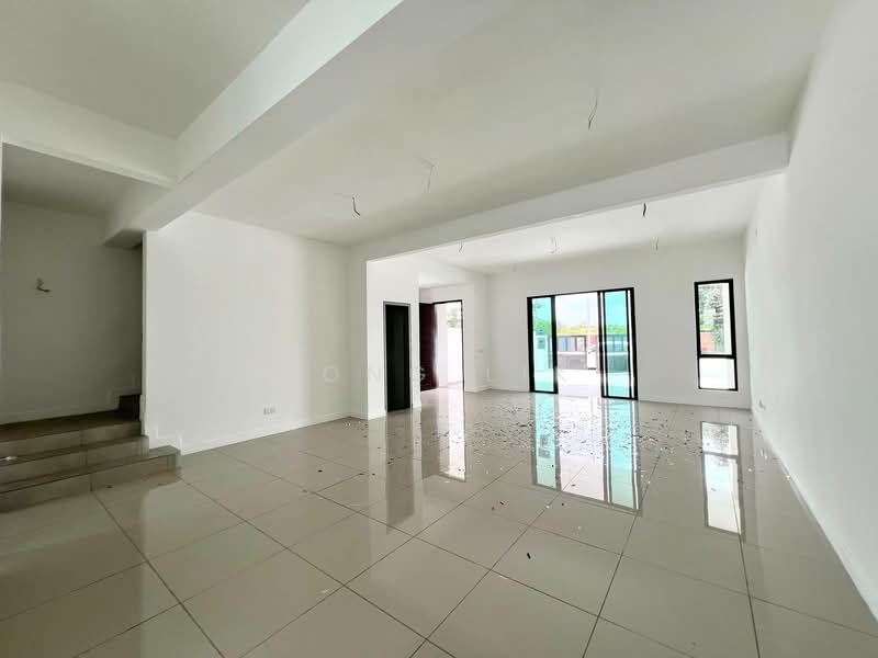 2-storey Terraced House for Sale in Bandar Dato Onn (Tebrau) - Fong Lik - Living Room - PropertyGuru.com.my