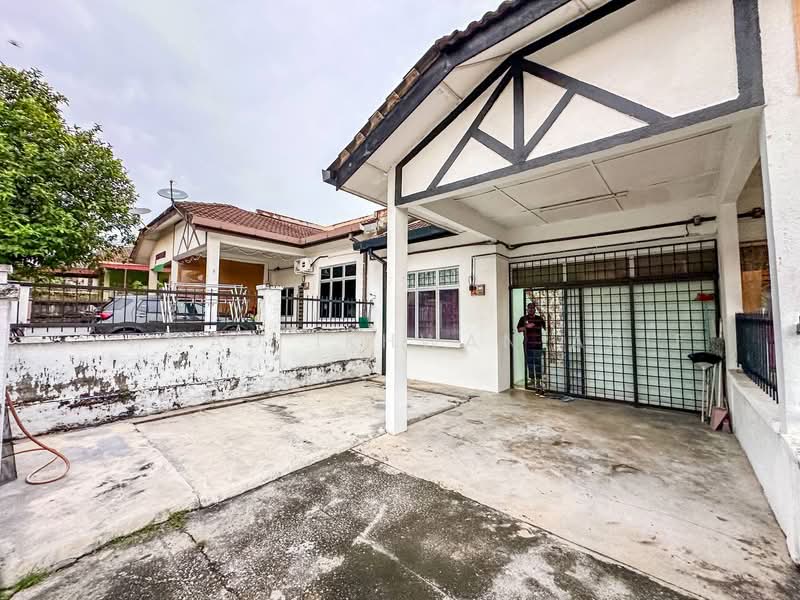 1-storey Terraced House for Sale in Taman Semarak (Nilai) - Ahmad Ikhwan Arif - Exterior - PropertyGuru.com.my
