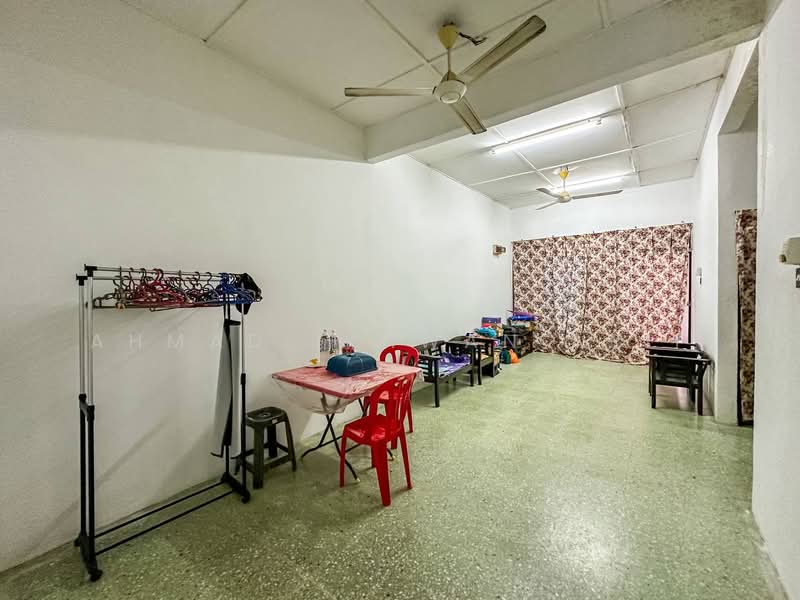 1-storey Terraced House for Sale in Taman Semarak (Nilai) - Ahmad Ikhwan Arif - Interior - PropertyGuru.com.my