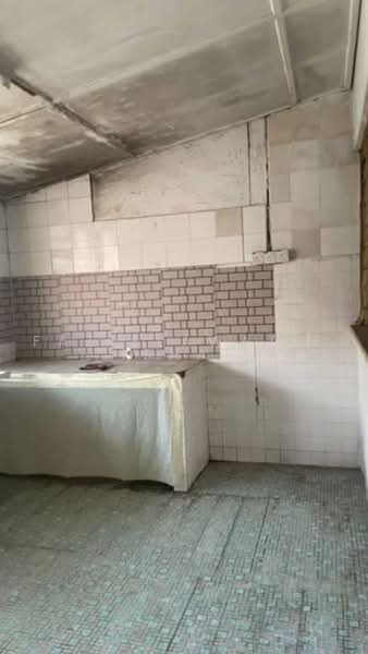 1-storey Terraced House for Sale in Balok (Pahang) - Fazielawatie Ishak - Kitchen - PropertyGuru.com.my