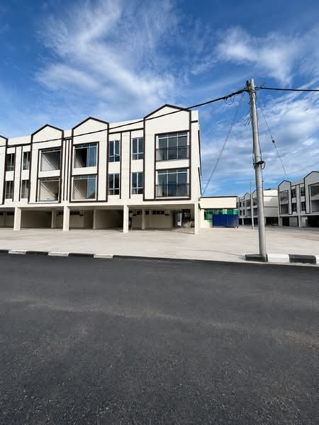 Rumah Bandar untuk Dijual di Parit Buntar (Perak) - Nur Adiilah - Exterior - PropertyGuru.com.my