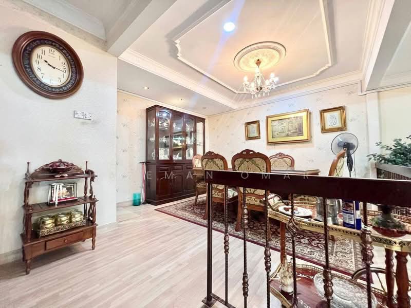 2-storey Terraced House for Sale in Seksyen 1 Bandar Baru Bangi (Bandar Baru Bangi) - Hazeman Omar - Dining Room - PropertyGuru.com.my